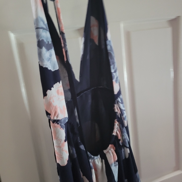 Summer dress - Picture 2 of 4